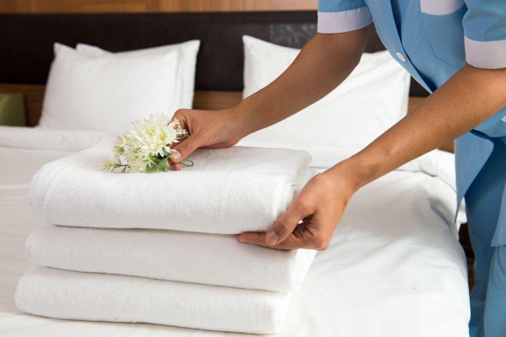does airbnb provide towels and sheets